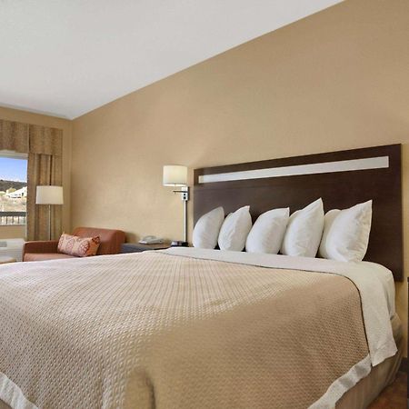 Days Inn By Wyndham Globe Eksteriør billede
